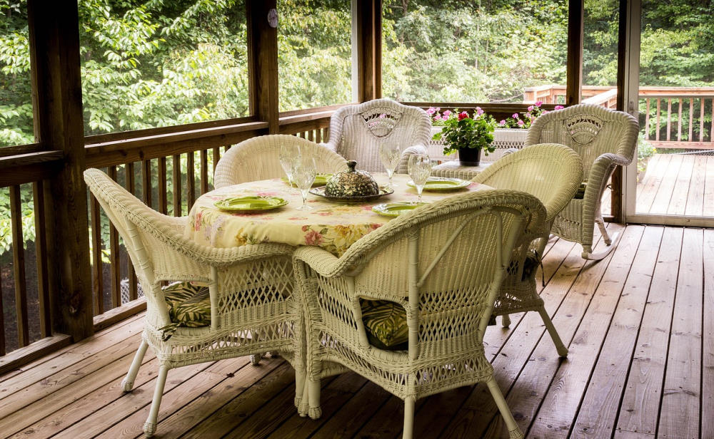 patio set outside